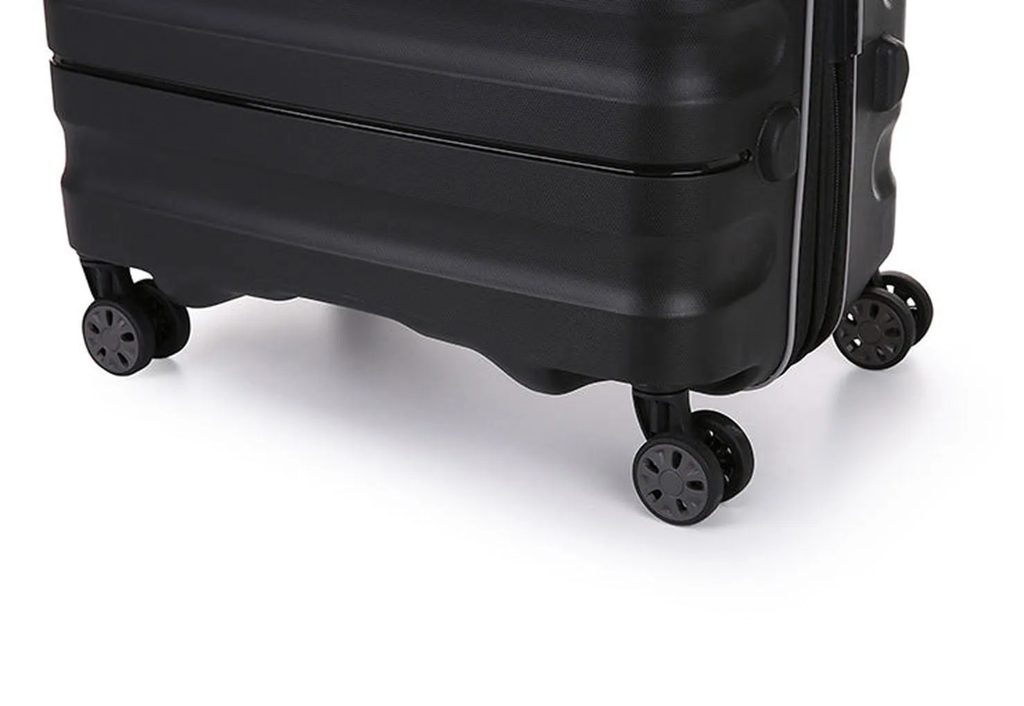 Antler - Lincoln Small 56cm Hardside 4 Wheel Suitcase - Black