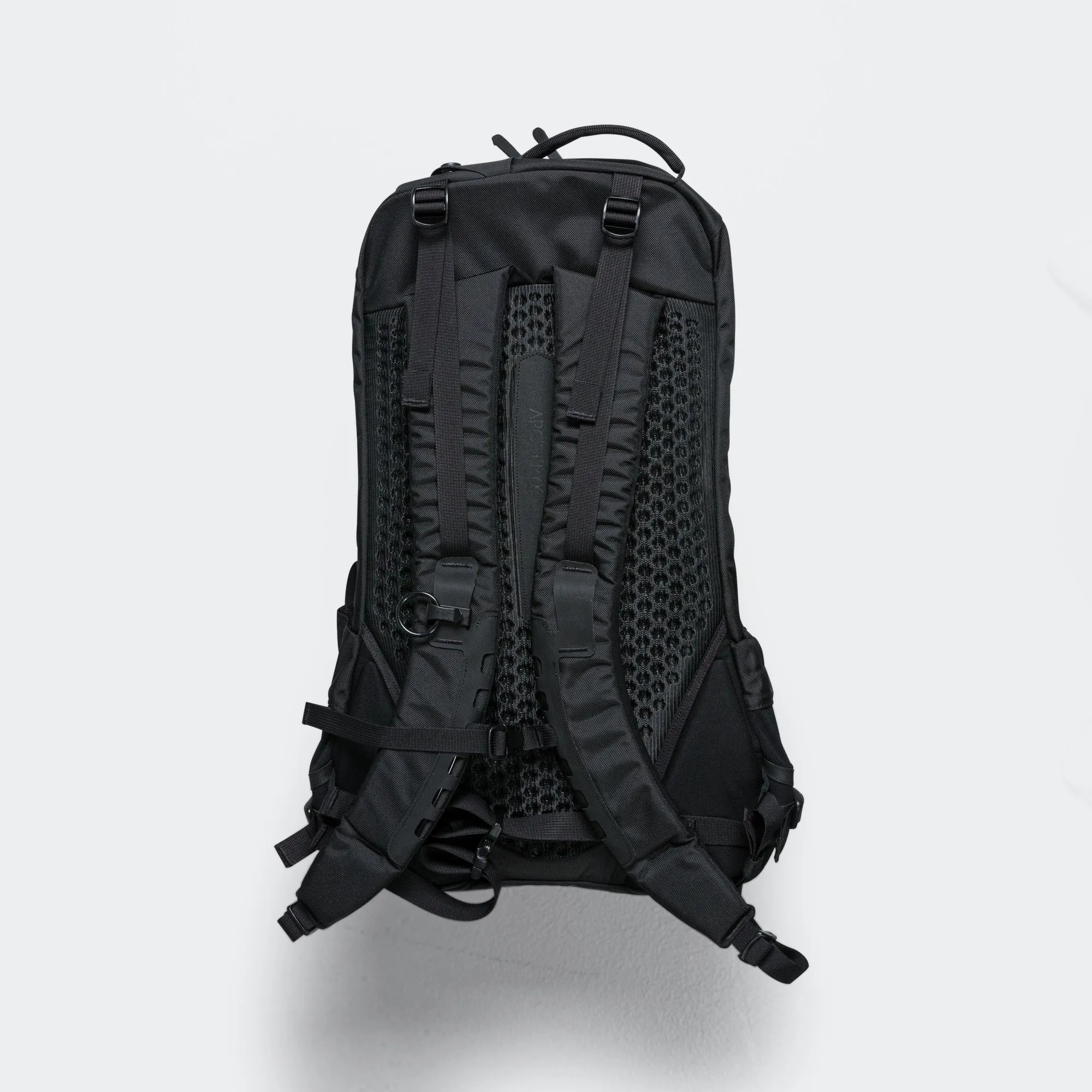 Arro 22 Backpack - Black II