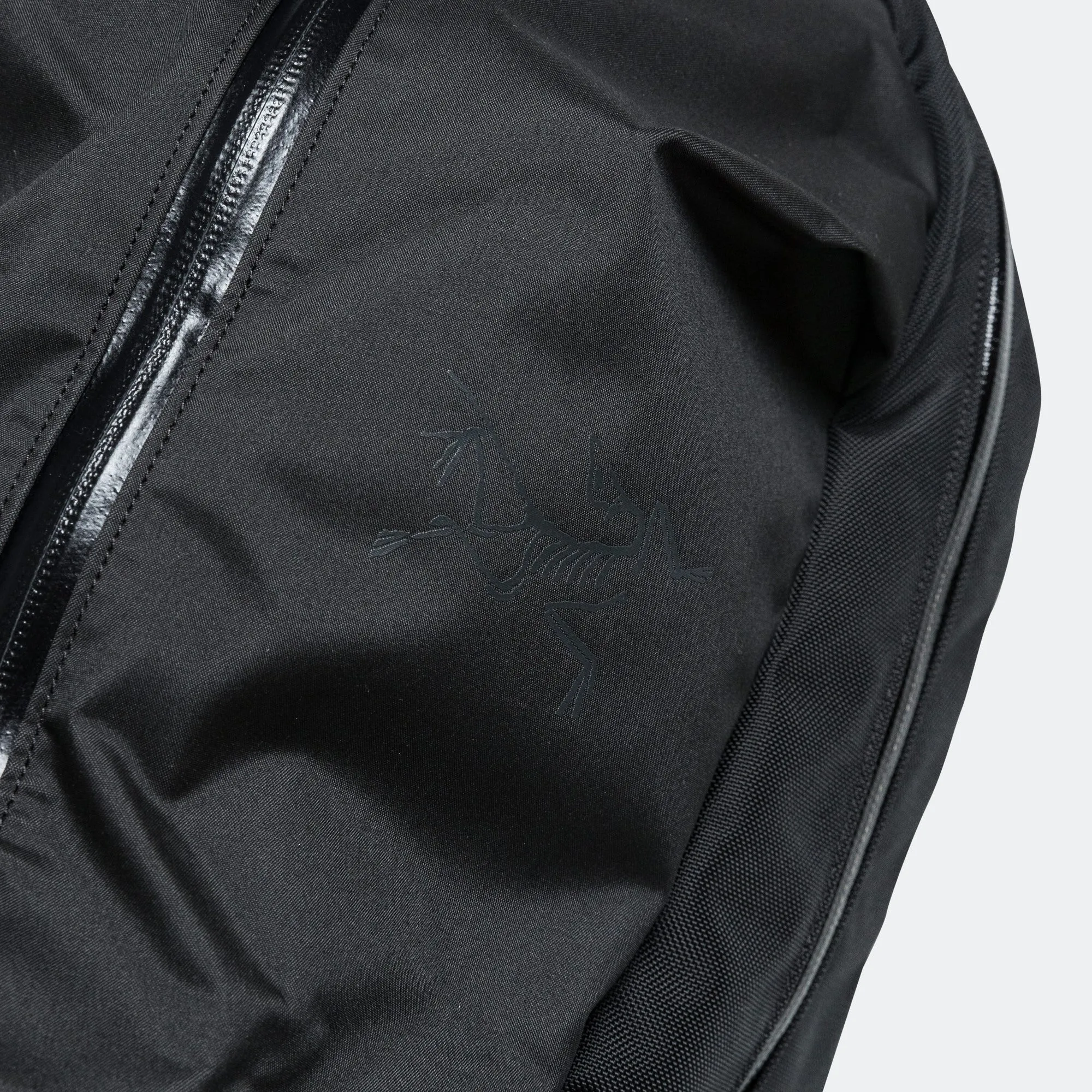 Arro 22 Backpack - Black II