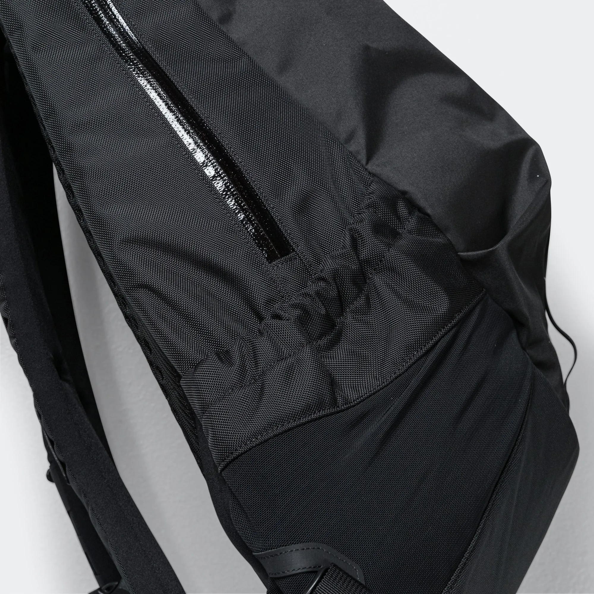 Arro 22 Backpack - Black II