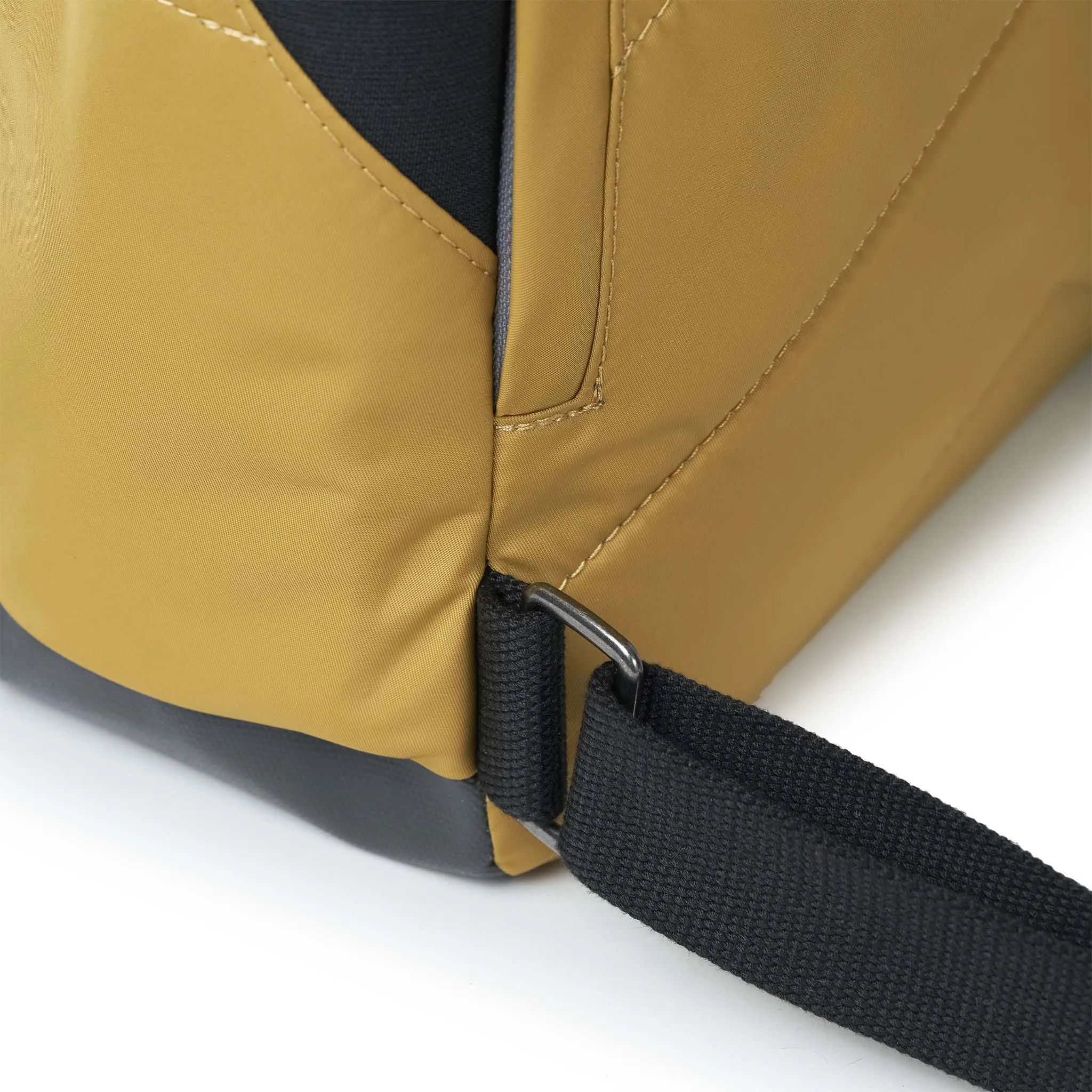 Black Label Canfield B Corn Recycled Nylon