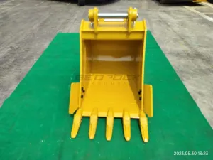 CAT Backhoe Loader 416C-442D Bucket GP BUCKET (24-IN X 0.3-CU M, 5 Teeth)