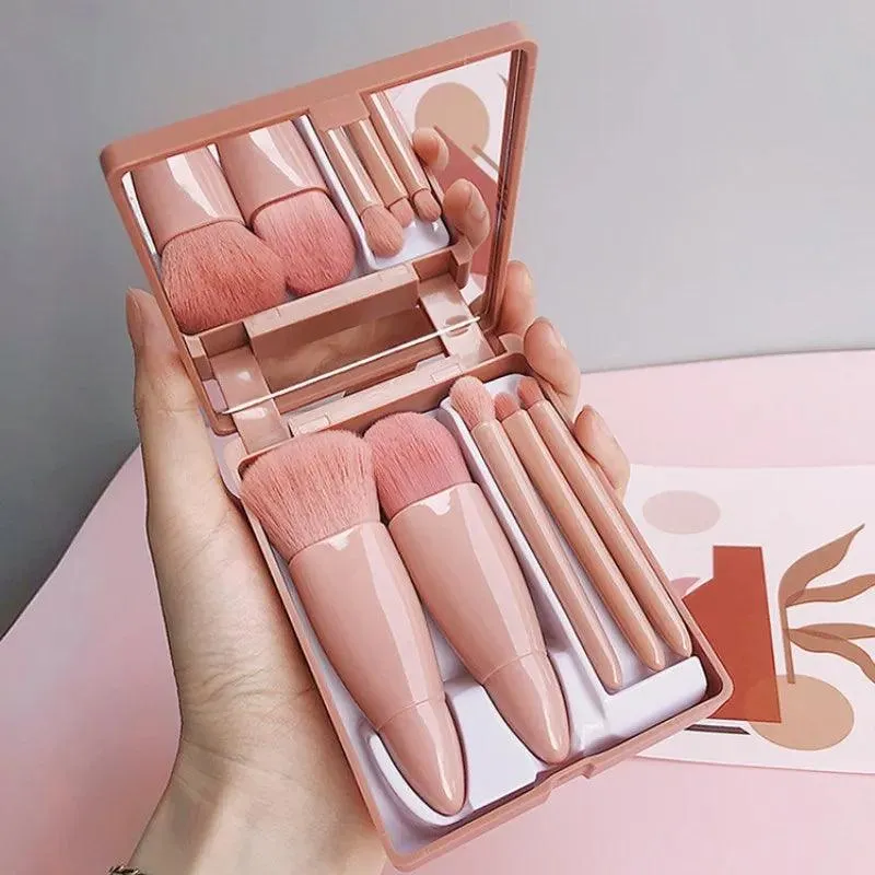 On-The-Go Beauty Set: Mirror & Brushes for Travel Glam