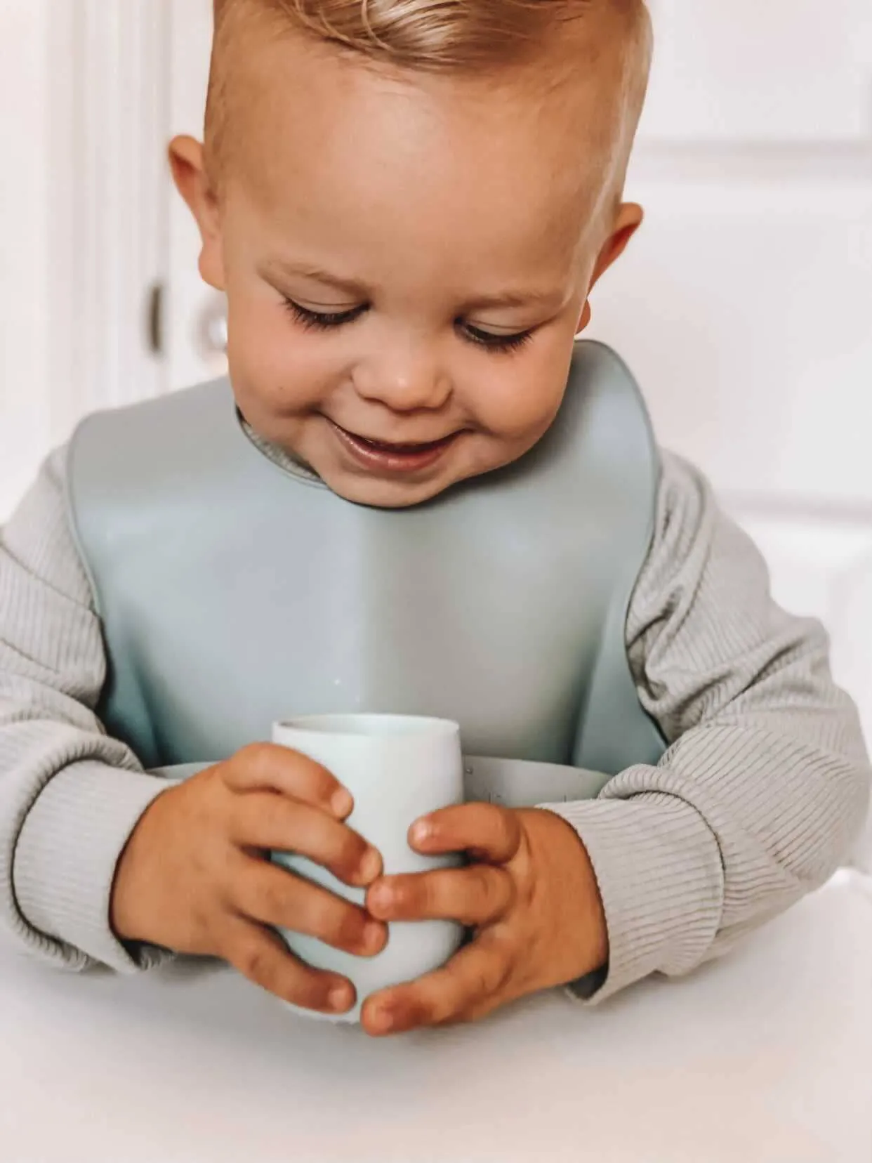 Silicone Baby Bib Roll Up - Pebble